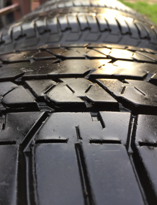 ยาง Bridgestone 255 60 18 ปลายปี16 ดอกเต็ม ใช้ยาว ราคาไม่แพง