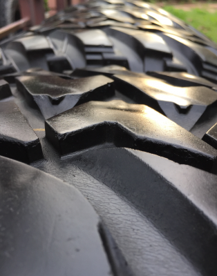 ยาง Mud Bridgestone 265 75 16 ปลายปี13 ดอกเยอะ ไม่มีปะ ราคาไม่แพง