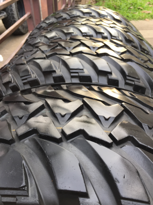 ยาง Mud Bridgestone 265 75 16 ปลายปี13 ดอกเยอะ ไม่มีปะ ราคาไม่แพง