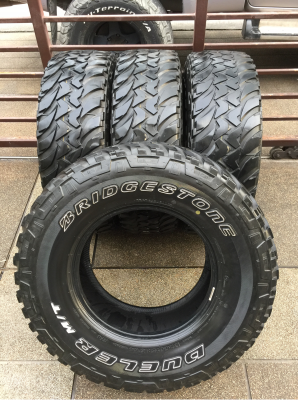 ยาง Mud Bridgestone 265 75 16 ปลายปี13 ดอกเยอะ ไม่มีปะ ราคาไม่แพง