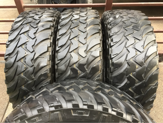 ยาง Mud Bridgestone 265 75 16 ปลายปี13 ดอกเยอะ ไม่มีปะ ราคาไม่แพง