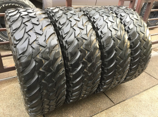 ยาง Mud Bridgestone 265 75 16 ปลายปี13 ดอกเยอะ ไม่มีปะ ราคาไม่แพง