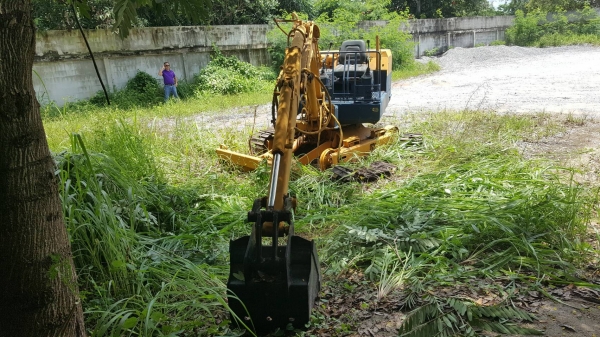 ขายตามสภาพ แบคโฮ KOMATSU PC20-6 ไม่มีปั้มไฮดรอริค ไม่มีตัวเดิน 1 ข้าง เอกสารใบซื้อขาย