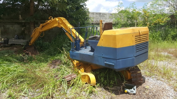 ขายตามสภาพ แบคโฮ KOMATSU PC20-6 ไม่มีปั้มไฮดรอริค ไม่มีตัวเดิน 1 ข้าง เอกสารใบซื้อขาย