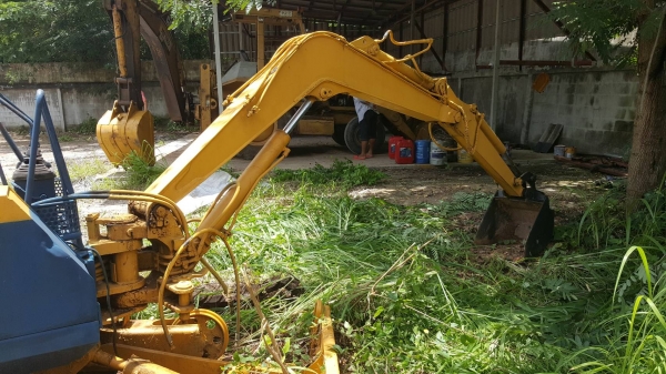 ขายตามสภาพ แบคโฮ KOMATSU PC20-6 ไม่มีปั้มไฮดรอริค ไม่มีตัวเดิน 1 ข้าง เอกสารใบซื้อขาย