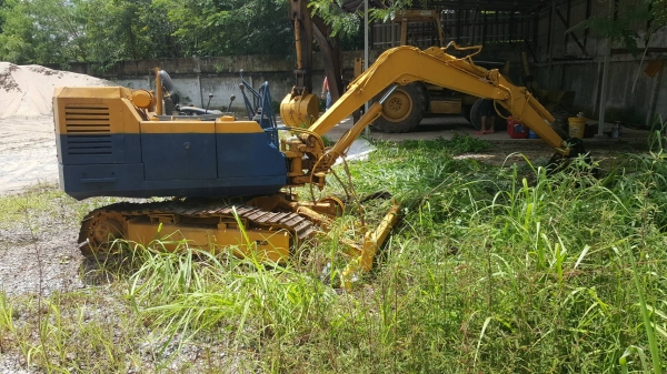 ขายตามสภาพ แบคโฮ KOMATSU PC20-6 ไม่มีปั้มไฮดรอริค ไม่มีตัวเดิน 1 ข้าง เอกสารใบซื้อขาย