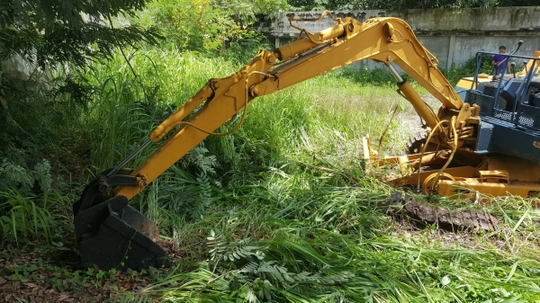 ขายตามสภาพ แบคโฮ KOMATSU PC20-6 ไม่มีปั้มไฮดรอริค ไม่มีตัวเดิน 1 ข้าง เอกสารใบซื้อขาย