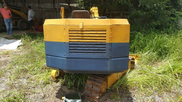 ขายตามสภาพ แบคโฮ KOMATSU PC20-6 ไม่มีปั้มไฮดรอริค ไม่มีตัวเดิน 1 ข้าง เอกสารใบซื้อขาย