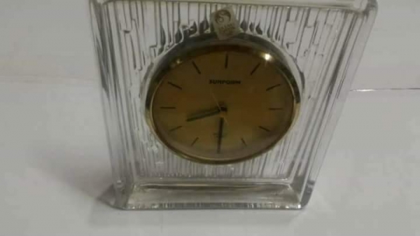 350บาทส่งฟรีโทร083-2000058นาฬิกาตั้งโต๊ะกรอบแก้วคริสตัลของญี่ปุ่น