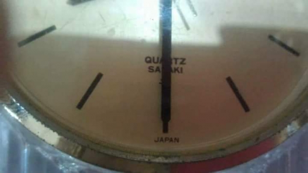 350บาทส่งฟรีโทร083-2000058นาฬิกาตั้งโต๊ะกรอบแก้วคริสตัลของญี่ปุ่น