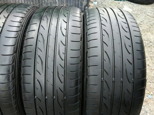 ขายยาง215/55R17 ยางDUNLOP LM704 ยางปี16 ดอกยางสวยสดไม่มีปะ จำนวน 1 ชุด