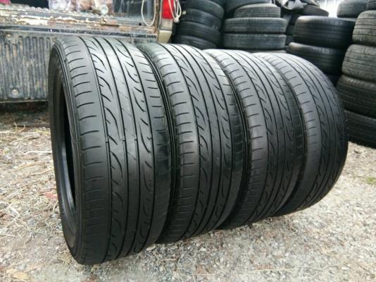 ขายยาง215/55R17 ยางDUNLOP LM704 ยางปี16 ดอกยางสวยสดไม่มีปะ จำนวน 1 ชุด