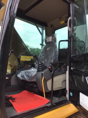 ขายรถแบคโฮ CAT 320 D ไมล์ 2076 ชม.รับประกันศูนย์ 5000 ชม.ราคา 2650000