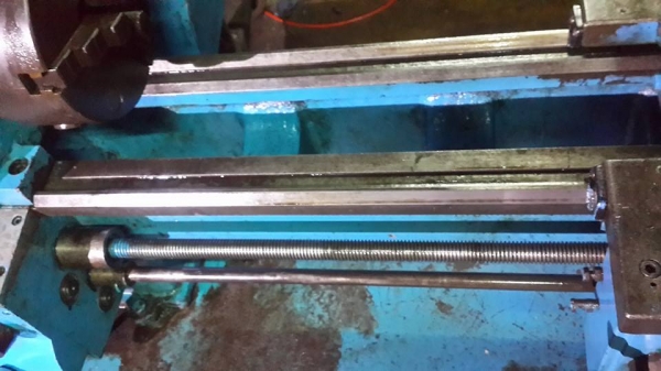 เครื่องกลึง 4 ฟุต ไต้หวัน ไฟบ้าน พร้อมใช้ 32000 บาท 0814583376