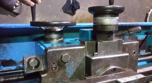 เครื่องกลึง 4 ฟุต ไต้หวัน ไฟบ้าน พร้อมใช้ 32000 บาท 0814583376