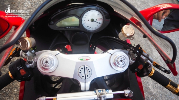 ขายด่วน MV AGUSTA F4-1000 ปี 2006 **ราคา 650,000 บาท -นำเข้าอิตาลี -พร้อมทะเบียน100\% โอนขนส่ง -เบาะหนังกลับ -บั้มเบรคแต่ง(ตามรูป) -บั้มครัชแต่ง(ตามรูป) สนใจโทร 093-957-8297 โน๊ต รถจอดอยู่ เมืองชลบุรี ร้านซูปเปอร์ไบค์ ติดถนนสุขุมวิท ID Line : note07 ขายด่วน MV AGUSTA F4-1000 ปี 2006 **ราคา 650,000 บาท -นำเข้าอิตาลี -พร้อมทะเบียน100\% โอนขนส่ง -เบาะหนังกลับ -บั้มเบรคแต่ง(ตามรูป) -บั้มครัชแต่ง(ตามรูป) สนใจโทร 093-957-8297 โน๊ต รถจอดอยู่ เมืองชลบุรี ร้านซูปเปอร์ไบค์ ติดถนนสุขุมวิท ID Line : note07
