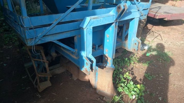 ขายเครื่องปลูกอ้อยศรีกำแพงแสนร่องคู่ สภาพสวยๆพร้อมใช้สุดๆ