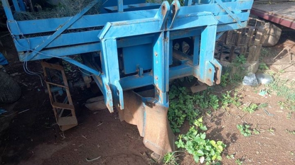 ขายเครื่องปลูกอ้อยศรีกำแพงแสนร่องคู่ สภาพสวยๆพร้อมใช้สุดๆ