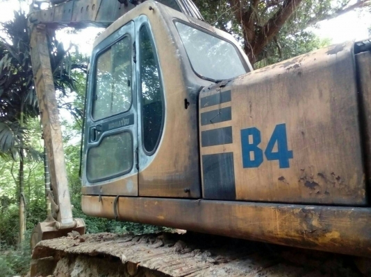 ขายPC300-6 มี2คัน บูมยาวและสั้น เล่มพร้อมภาษีไม่ขาด ไฟฟ้ามี