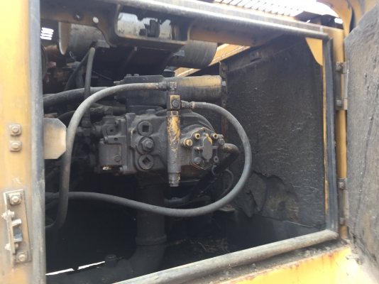 ขายPC300-6 มี2คัน บูมยาวและสั้น เล่มพร้อมภาษีไม่ขาด ไฟฟ้ามี