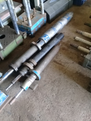 สกรูฉีดพลาสติกสภาพดี3ชุด