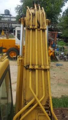 ขาย KOMATSU PC200-6เก่านอก สภาพสวยพร้อมใช้ ติดต่อได้ คุณอ๊อฟ พิจิตร 086-737-9991