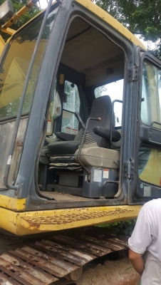 ขาย KOMATSU PC200-6เก่านอก สภาพสวยพร้อมใช้ ติดต่อได้ คุณอ๊อฟ พิจิตร 086-737-9991