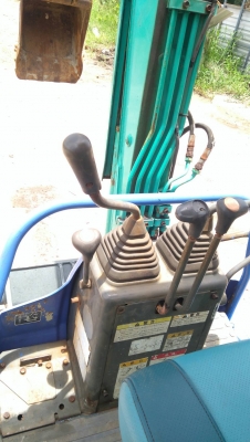 รถแบคโฮ KOMATSU 20FR-2 รถเก่านอกพึ่งนำเข้า คอนโทลน้ำมัน ปั๊มนิ้ว มีระบบเต่ากระต่าย ไฟฟ้าครบ ชม.ทำงาน 4000 ชม. พร้อมใช้งาน