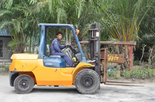 ขายFORKLIFT TOTOTA รุ่น7FD40 งาสไลด์ ดีเซล(4ตัน) สวยเดิมจากญี่ปุ่น ยังไม่เคยใช้ในไทย 360,000เท่านั้น!!