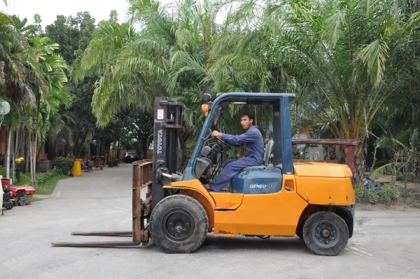 ขายFORKLIFT TOTOTA รุ่น7FD40 งาสไลด์ ดีเซล(4ตัน) สวยเดิมจากญี่ปุ่น ยังไม่เคยใช้ในไทย 360,000เท่านั้น!!