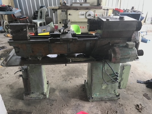 ขายกลึง4.5ฟุตยุโรปหัวเงียบ2เพลาราคาเบาๆครับ