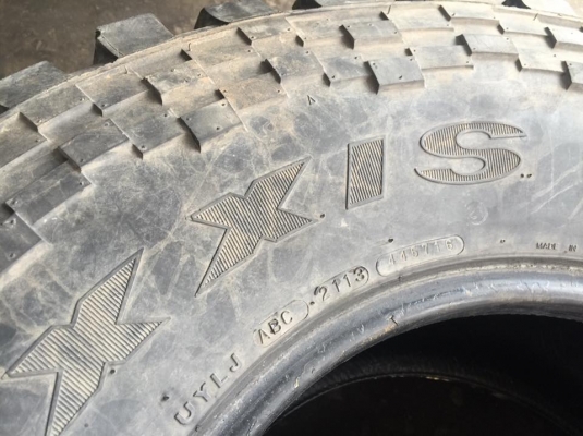 ยางMaxxis Treprador 35x12.5x16 สภาพดี ดอกยังเหลือๆ 4เส้น