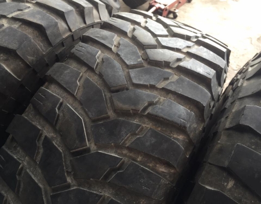 ยางMaxxis Treprador 35x12.5x16 สภาพดี ดอกยังเหลือๆ 4เส้น