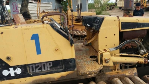 ขาย 155,000 KOMATSU D 20-6 P สไลร์ 6 ทิศทาง เครื่องดี เกียร์แรง สเตอร์ลิ่งดี ช่วงล่างพร้อมใช้งาน รถอยู่ ปทุมธานี 090-772-3710 090-772-3708ขาย 155,000 KOMATSU D 20-6 P สไลร์ 6 ทิศทาง เครื่องดี เกียร์แรง สเตอร์ลิ่งดี ช่วงล่างพร้อมใช้งาน รถอยู่ ปทุมธานี 090-