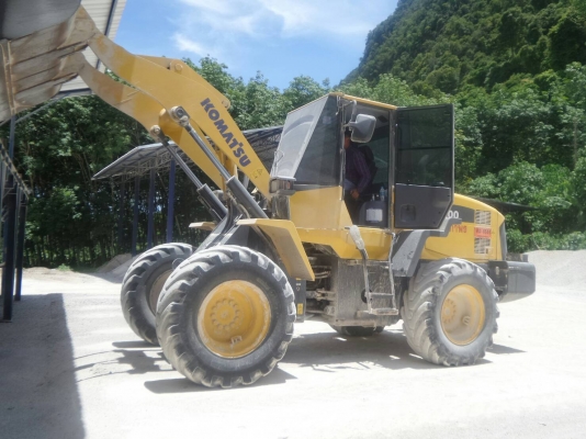 รถตัก KOMATSU WA200 ใช้งาน 2000ช.ม รถตัก KOMATSU WA200 ใช้งาน 2000ช.ม
