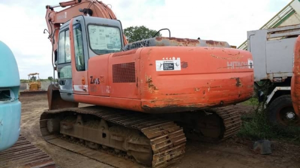 ขาย 995,000  HITACHI ZX200-1 ทำงาน 1x,xxx เครื่องดี ปั้มแรง โช่หนา เอวแน่น ไฟฟ้าครบ เอกสารเล่มทะเบียน รถอยู่ จ.ปทุมธานี  090-772-3710 090-772-3708