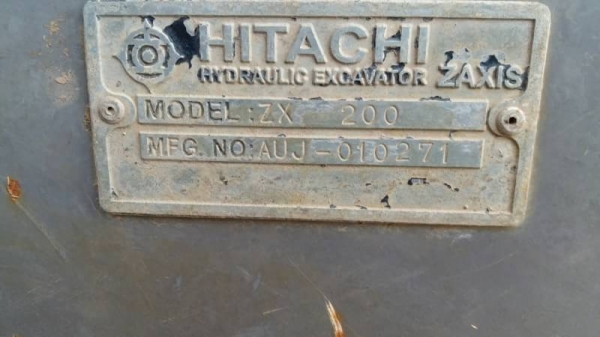 ขาย 995,000  HITACHI ZX200-1 ทำงาน 1x,xxx เครื่องดี ปั้มแรง โช่หนา เอวแน่น ไฟฟ้าครบ เอกสารเล่มทะเบียน รถอยู่ จ.ปทุมธานี  090-772-3710 090-772-3708