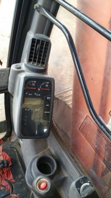 ขาย 995,000  HITACHI ZX200-1 ทำงาน 1x,xxx เครื่องดี ปั้มแรง โช่หนา เอวแน่น ไฟฟ้าครบ เอกสารเล่มทะเบียน รถอยู่ จ.ปทุมธานี  090-772-3710 090-772-3708