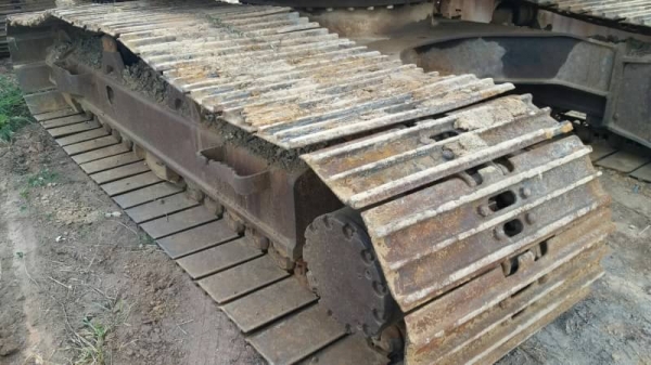 ขาย 995,000  HITACHI ZX200-1 ทำงาน 1x,xxx เครื่องดี ปั้มแรง โช่หนา เอวแน่น ไฟฟ้าครบ เอกสารเล่มทะเบียน รถอยู่ จ.ปทุมธานี  090-772-3710 090-772-3708