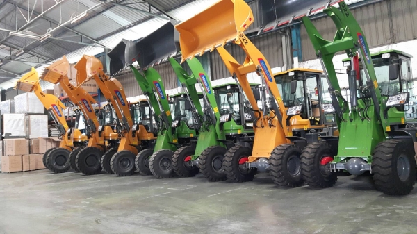 รถตักSCHMELZER-920HLเอวอ่อนขับ4ล้อนำเข้า มีหลายขนาด