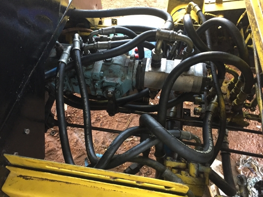 รถคีบอ้อยสามล้อมือสองสภาพดี รถคีบอ้อยสามล้อมือสองสภาพดี