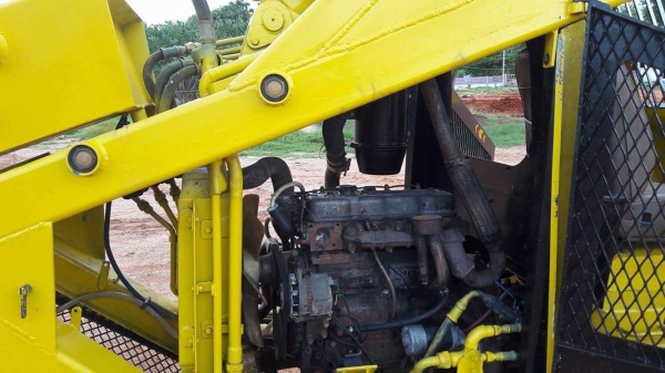 รถคีบอ้อยสามล้อมือสองสภาพดี รถคีบอ้อยสามล้อมือสองสภาพดี