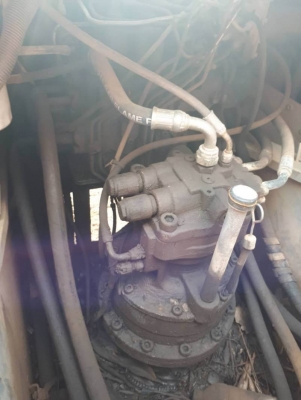 ขาย 995,000 บาท HITACHI ZX200-1 ทำงาน 1x,xxx เครื่องดี ปั้มแรง โช่หนา เอวแน่น ไฟฟ้าครบ เอกสารเล่มทะเบียน  รถอยู่ จ.ปทุมธานี โทร&amp;ไอดีไลน์ 0610710295