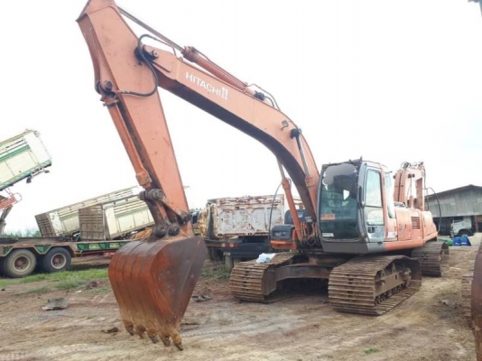 ขาย 995,000 บาท HITACHI ZX200-1 ทำงาน 1x,xxx เครื่องดี ปั้มแรง โช่หนา เอวแน่น ไฟฟ้าครบ เอกสารเล่มทะเบียน  รถอยู่ จ.ปทุมธานี โทร&amp;ไอดีไลน์ 0610710295