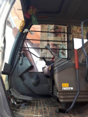 ขาย 995,000 บาท HITACHI ZX200-1 ทำงาน 1x,xxx เครื่องดี ปั้มแรง โช่หนา เอวแน่น ไฟฟ้าครบ เอกสารเล่มทะเบียน  รถอยู่ จ.ปทุมธานี โทร&amp;ไอดีไลน์ 0610710295