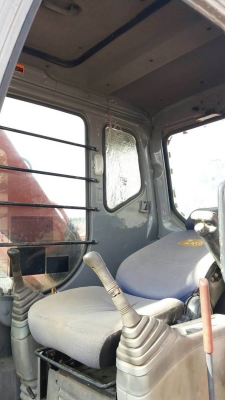 ขาย 995,000 บาท HITACHI ZX200-1 ทำงาน 1x,xxx เครื่องดี ปั้มแรง โช่หนา เอวแน่น ไฟฟ้าครบ เอกสารเล่มทะเบียน  รถอยู่ จ.ปทุมธานี โทร&amp;ไอดีไลน์ 0610710295