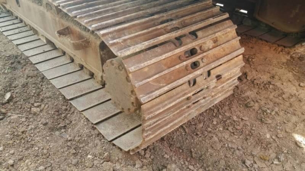 ขาย 995,000 บาท HITACHI ZX200-1 ทำงาน 1x,xxx เครื่องดี ปั้มแรง โช่หนา เอวแน่น ไฟฟ้าครบ เอกสารเล่มทะเบียน  รถอยู่ จ.ปทุมธานี โทร&amp;ไอดีไลน์ 0610710295