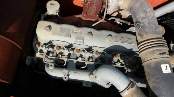 ขาย 995,000 บาท HITACHI ZX200-1 ทำงาน 1x,xxx เครื่องดี ปั้มแรง โช่หนา เอวแน่น ไฟฟ้าครบ เอกสารเล่มทะเบียน  รถอยู่ จ.ปทุมธานี โทร&amp;ไอดีไลน์ 0610710295