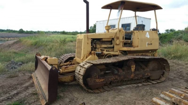 ขาย 195,000 บาท CATTERPILAR D3B เครื่องดี เกียร์ดี สภาพพร้อมใช้ เอกสารอินวอยท์ รถอยู่ จ.ปทุมธานี โทร&ไอดีไลน์ 0610710295 ขาย 195,000 บาท CATTERPILAR D3B เครื่องดี เกียร์ดี สภาพพร้อมใช้ เอกสารอินวอยท์ รถอยู่ จ.ปทุมธานี โทร&ไอดีไลน์ 0610710295