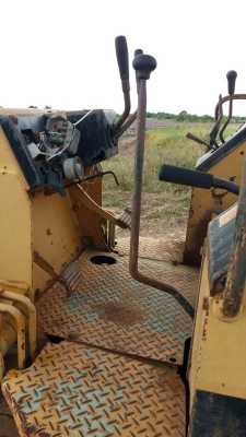 ขาย 155,000 KOMATSU D 20-6 P สไลร์ 6 ทิศทาง เครื่องดี เกียร์แรง สเตอร์ลิ่งดี ช่วงล่างพร้อมใช้งาน เอกสารชื้อขาย  รถอยู่ ปทุมธานี โทร&amp;ไอดีไลน์ 0610710295